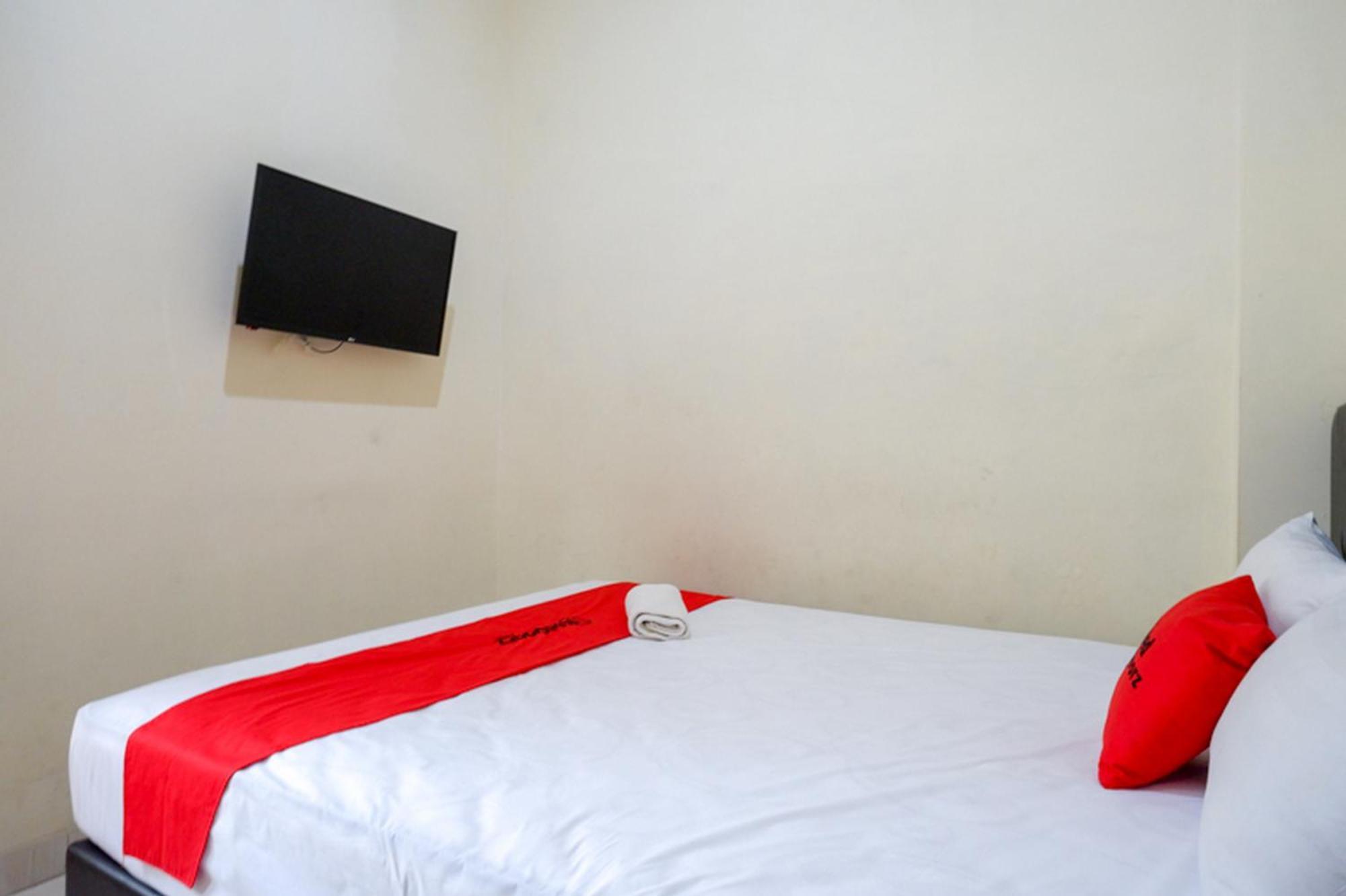 Reddoorz Syariah Near Purwosari Train Station Ξενοδοχείο Solo Εξωτερικό φωτογραφία