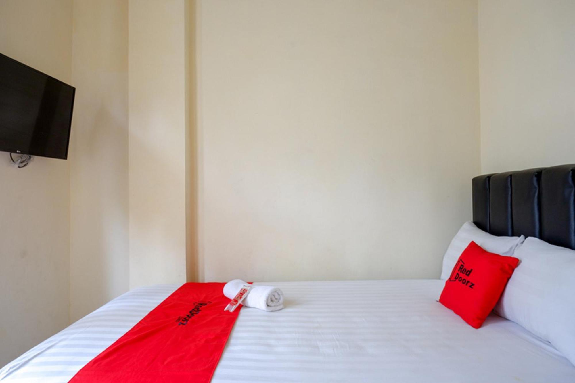 Reddoorz Syariah Near Purwosari Train Station Ξενοδοχείο Solo Εξωτερικό φωτογραφία